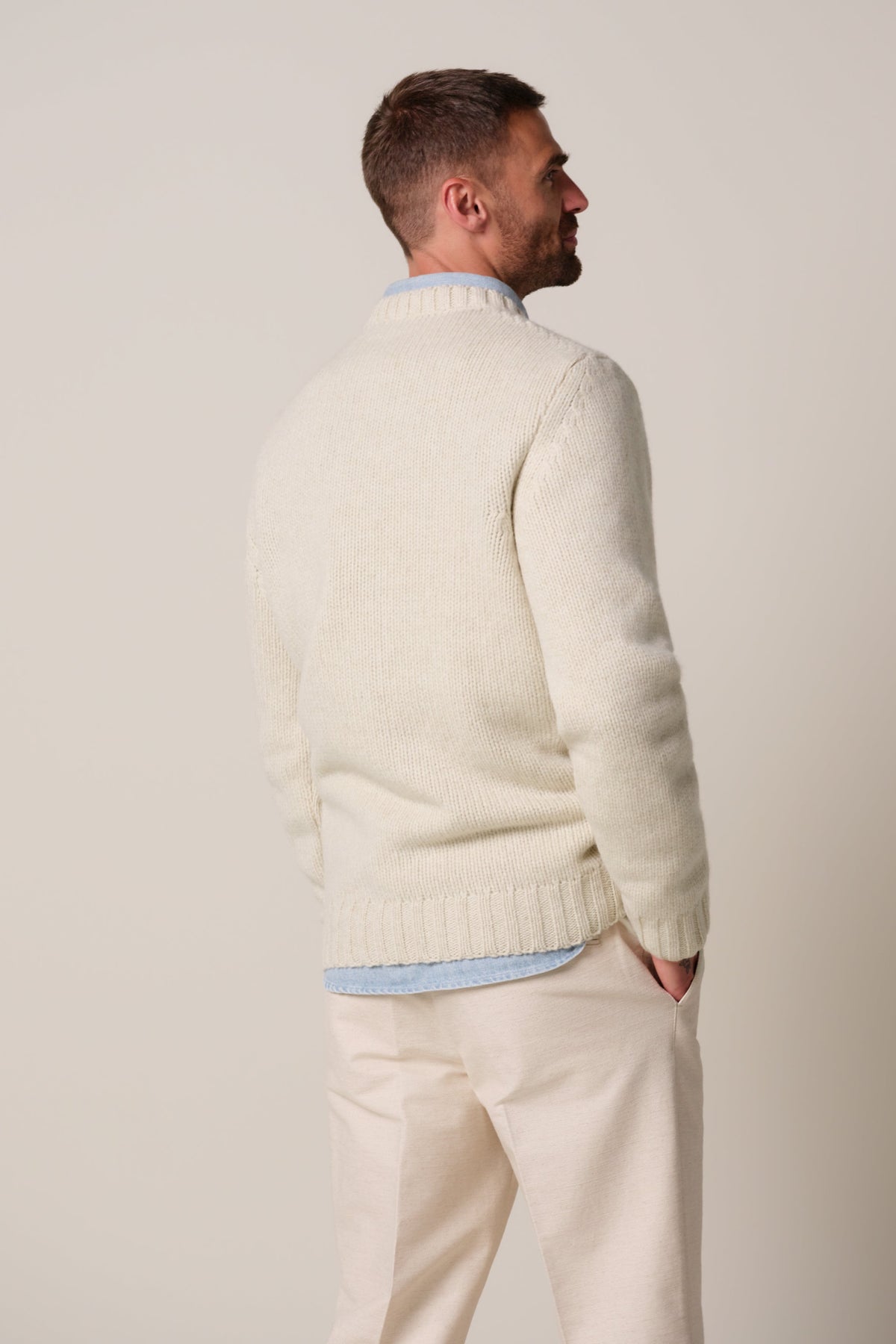 Raw white wollen crewneck