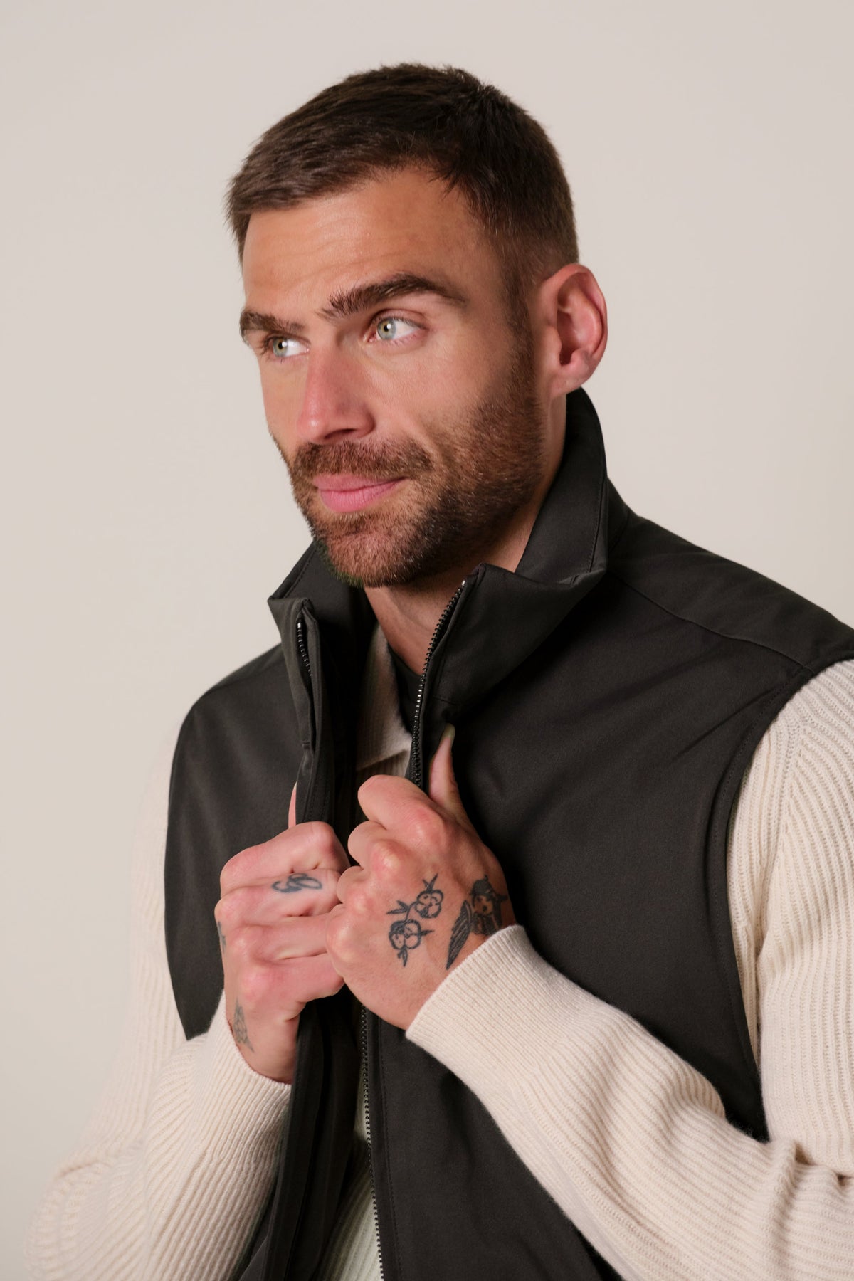 Donkerbruine magnet bodywarmer