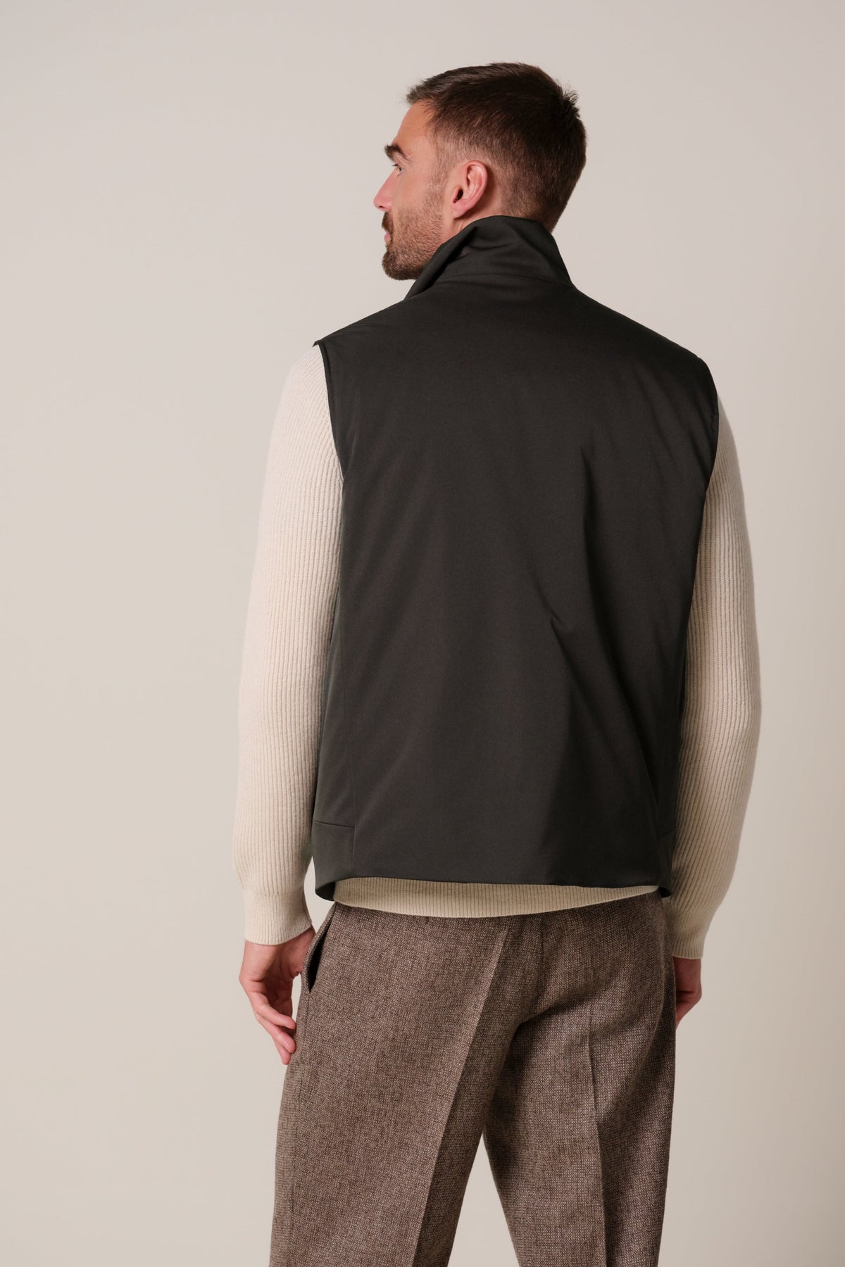 Donkerbruine magnet bodywarmer