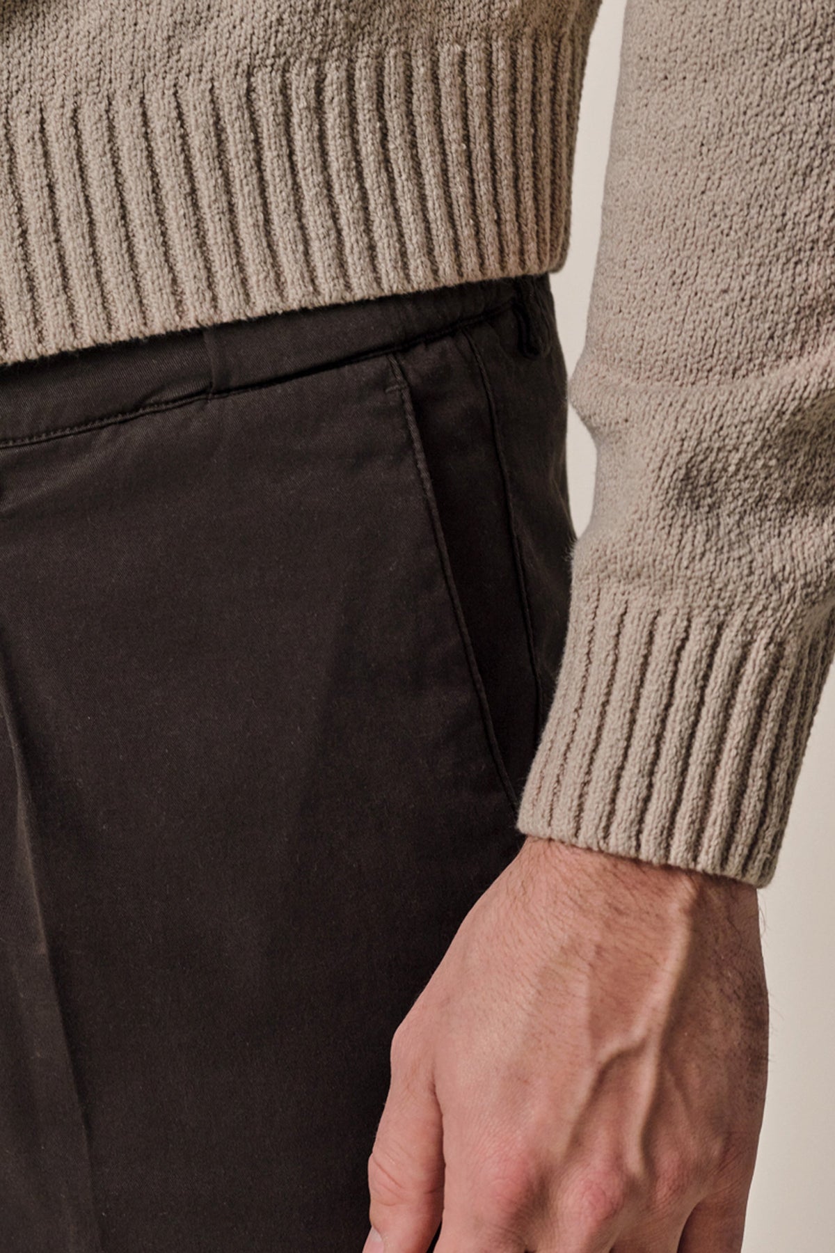 Donkerbruine katoenen stretch chino