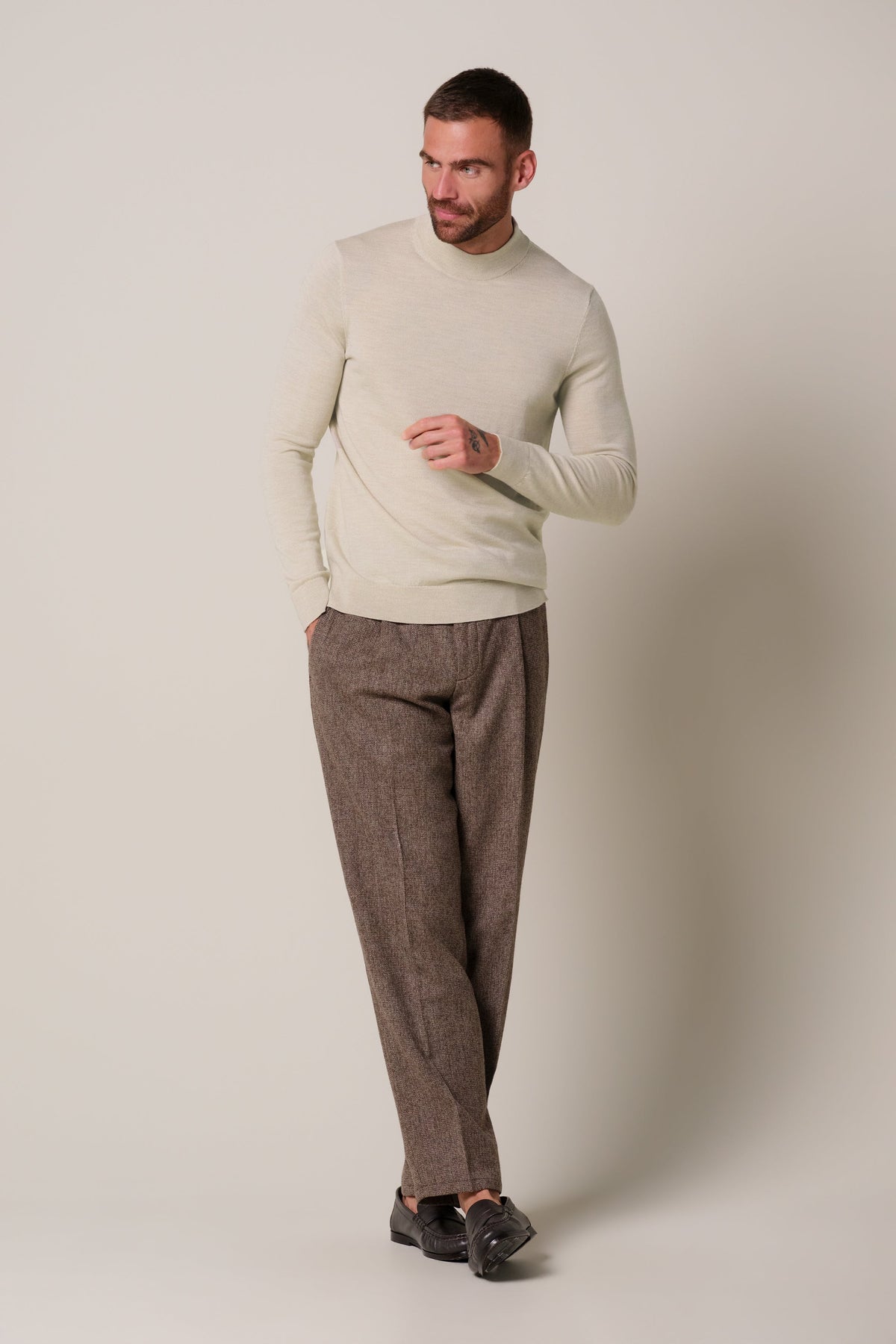 Beige merino mockneck