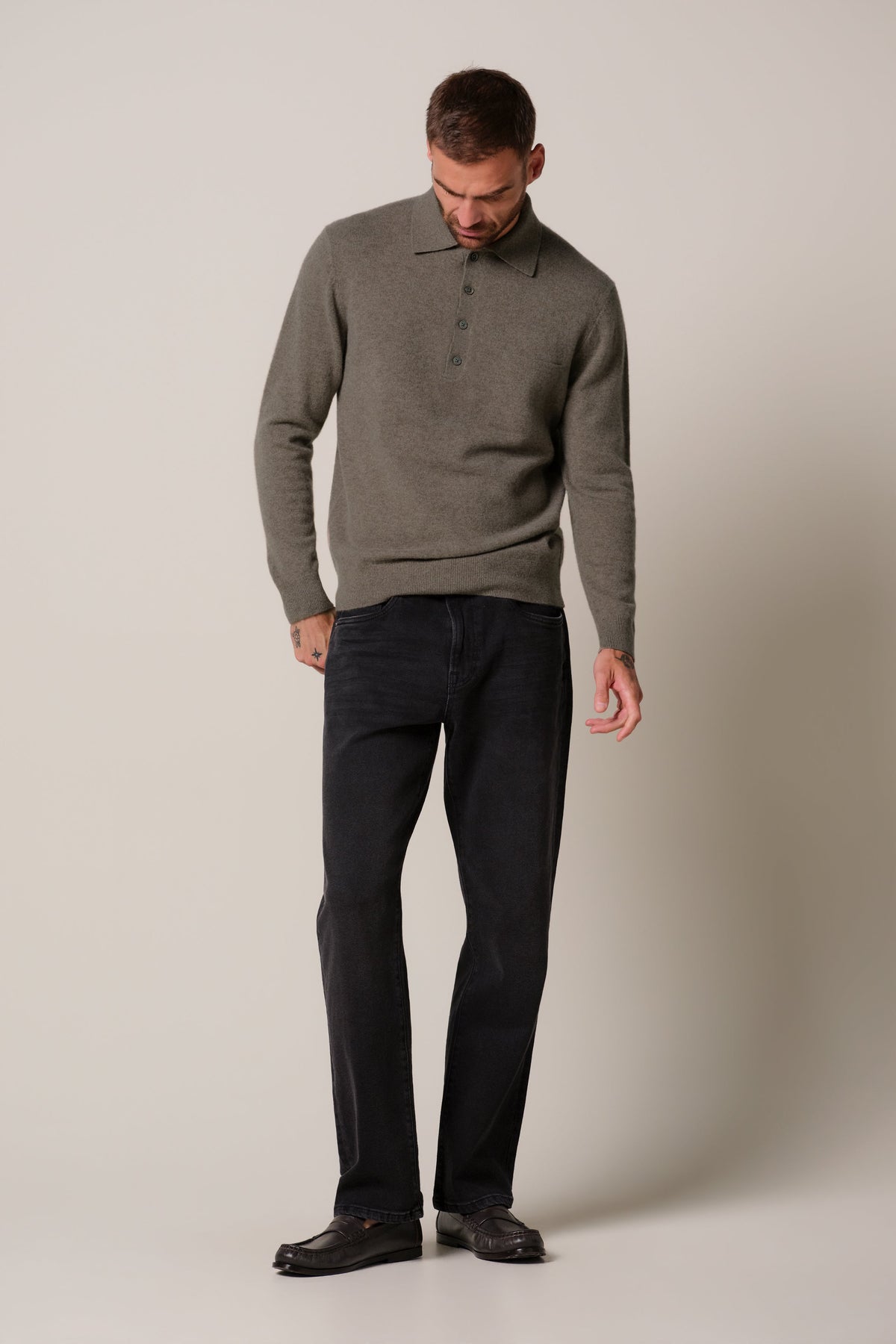 Donkerbeige cashmere polo