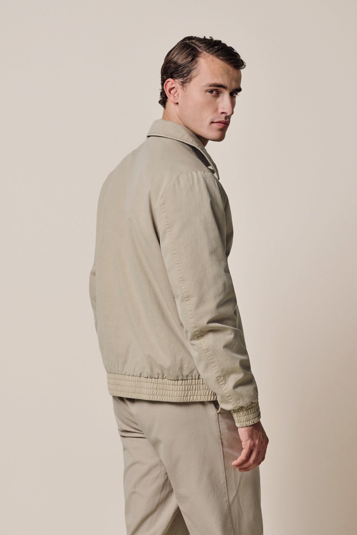 Lichtbeige Antique Dye bomber