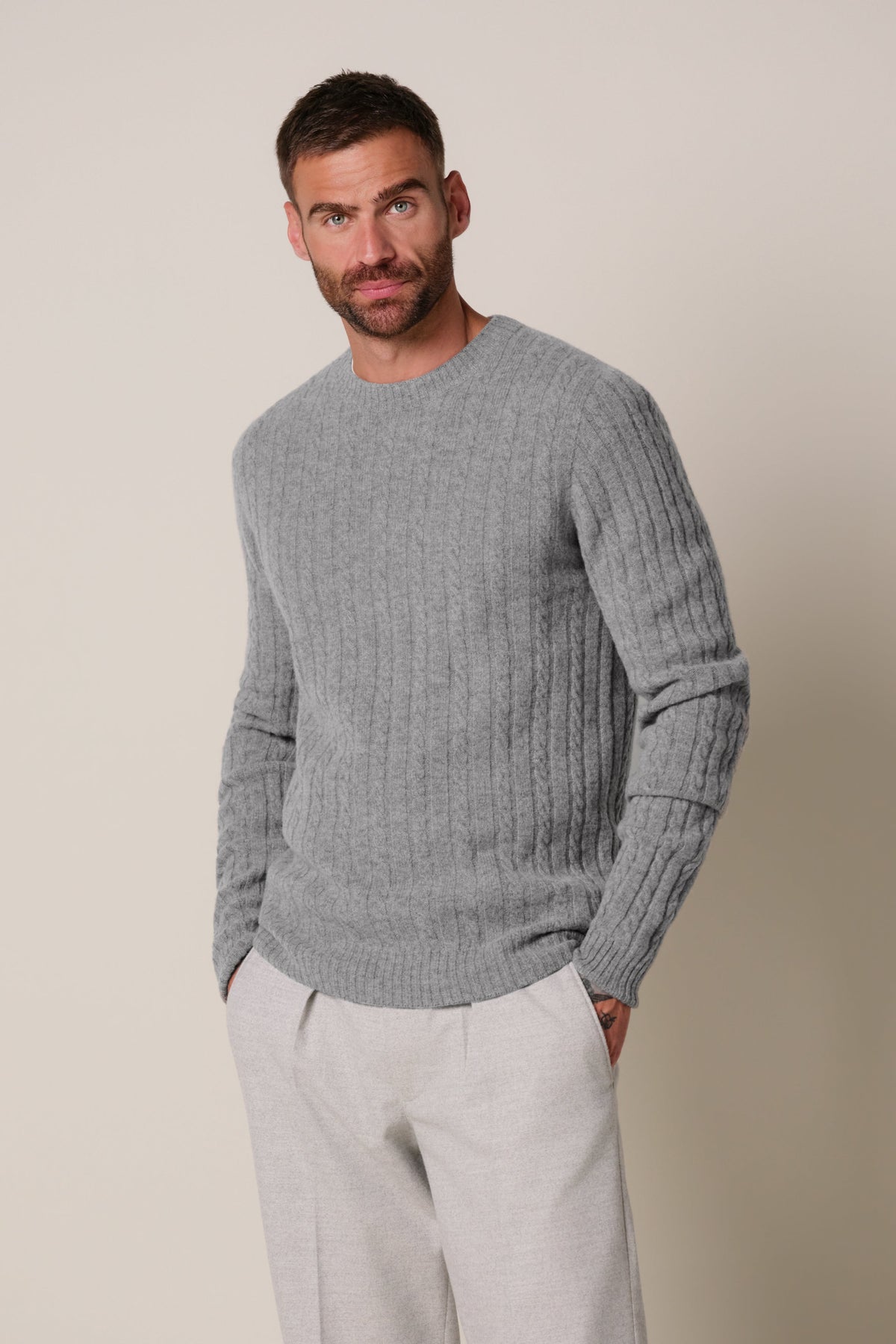 Grijze wollen cashmere kabel crewneck
