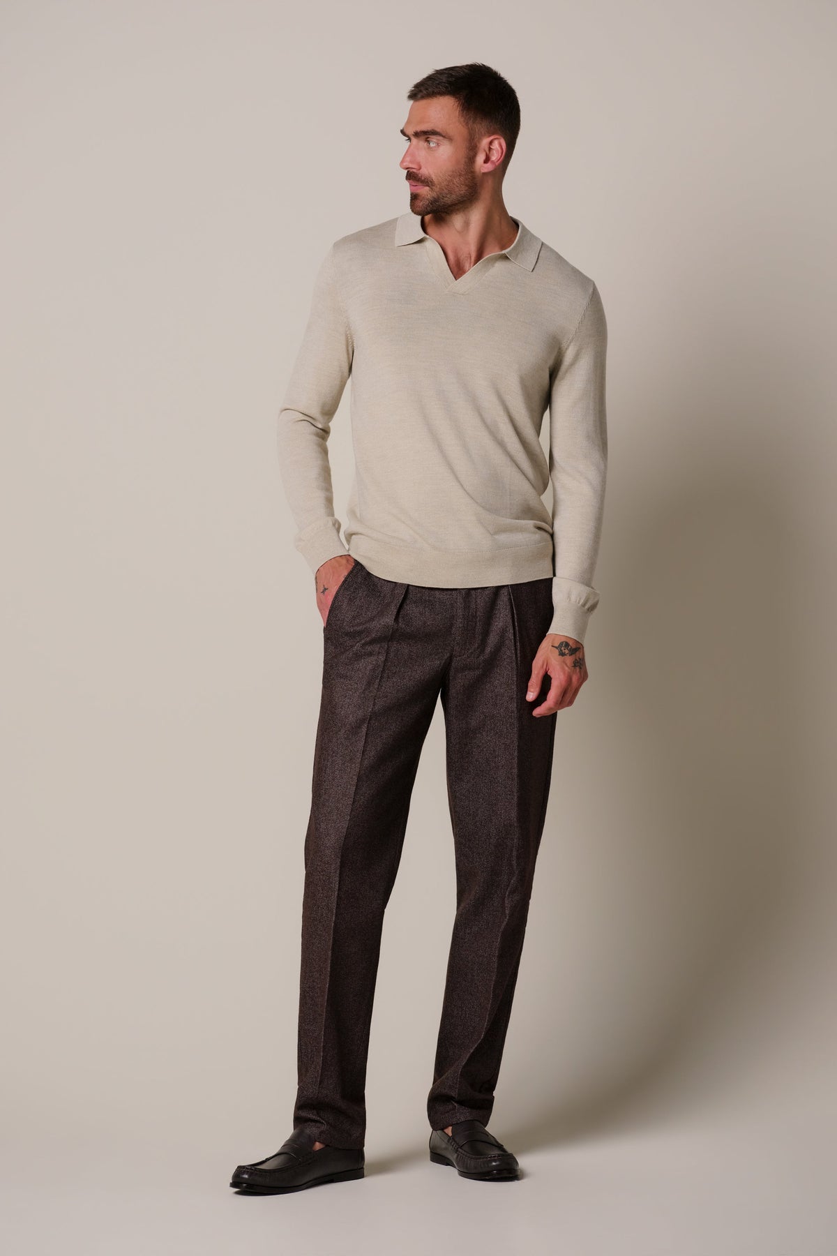 Beige merino open kraag polo
