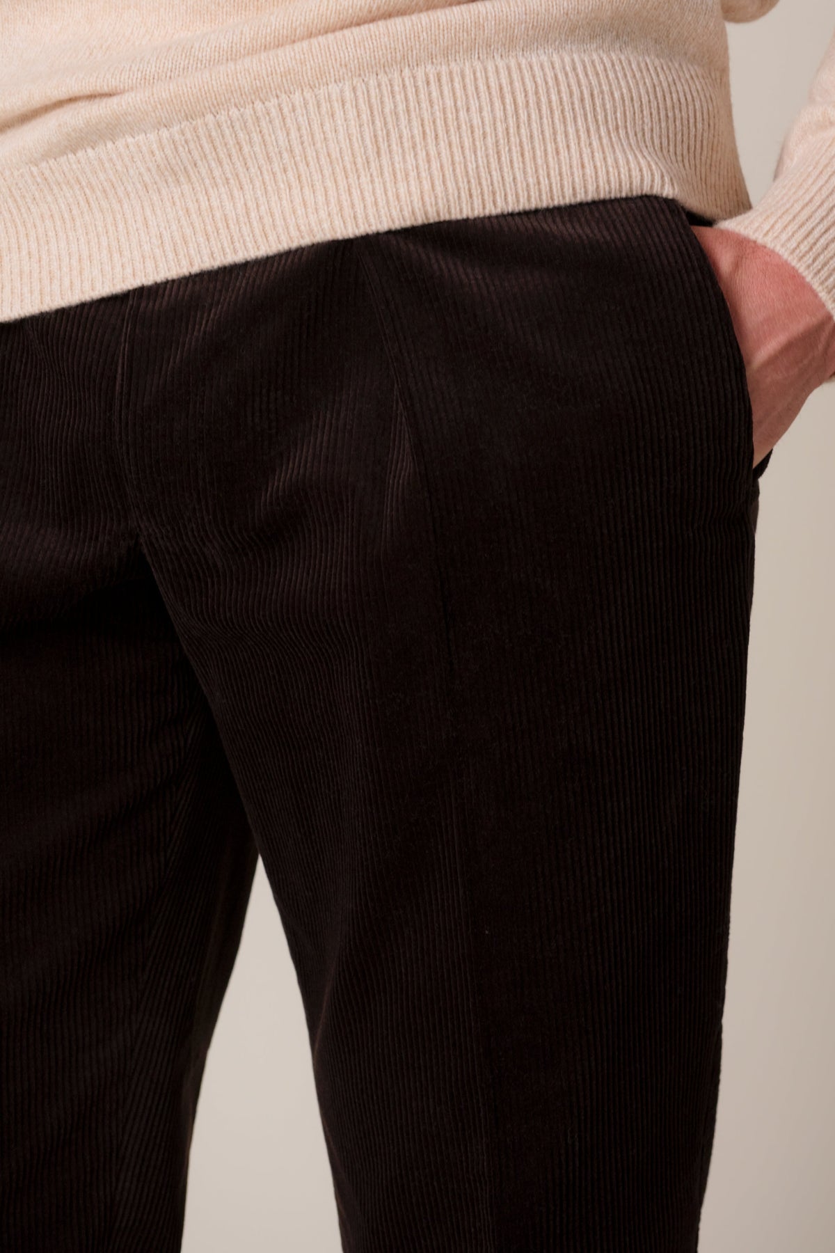 Donkerbruine corduroy chino