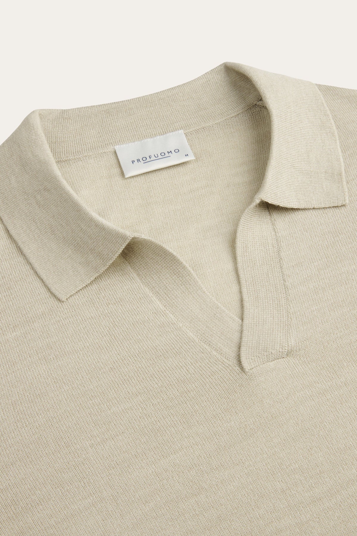 Beige merino open kraag polo
