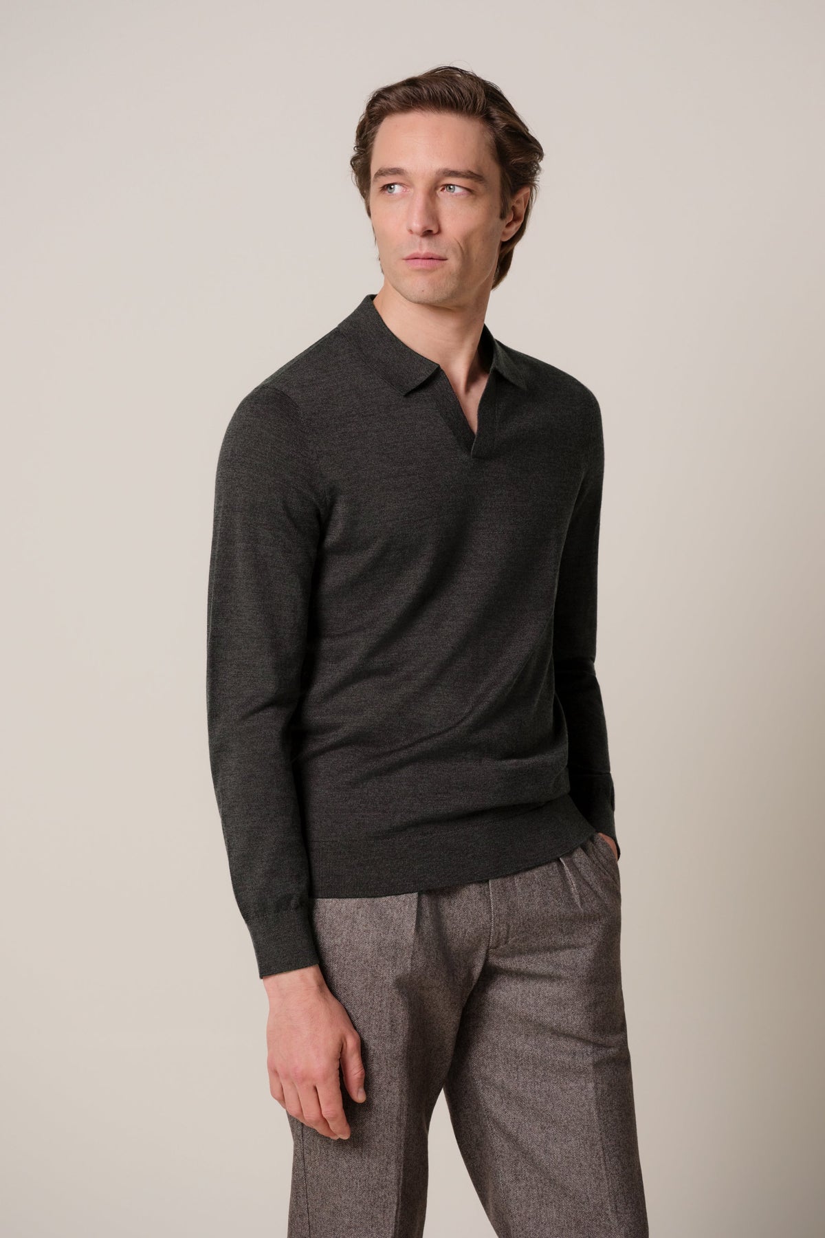 Bruine merino open kraag polo