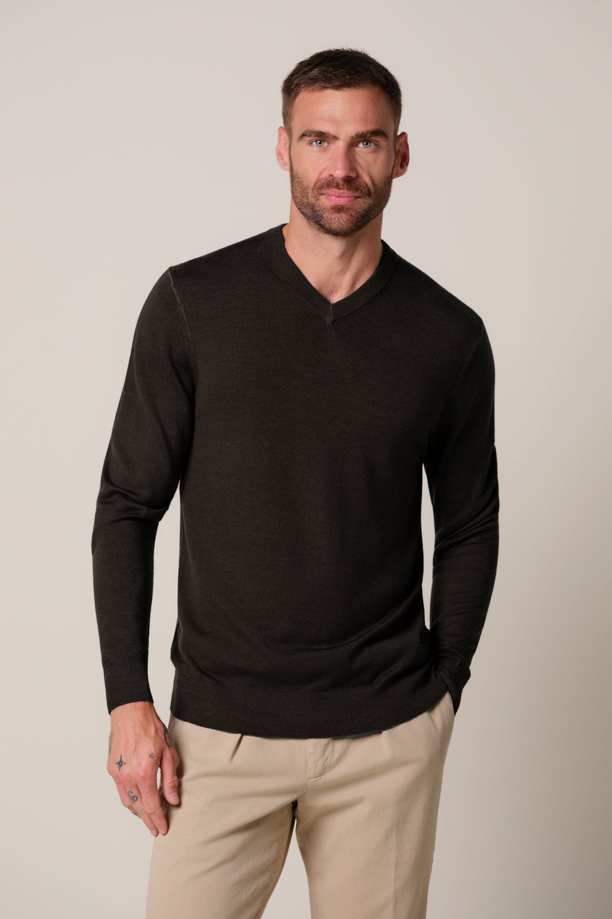 Bruine Garment Dye merino V-neck