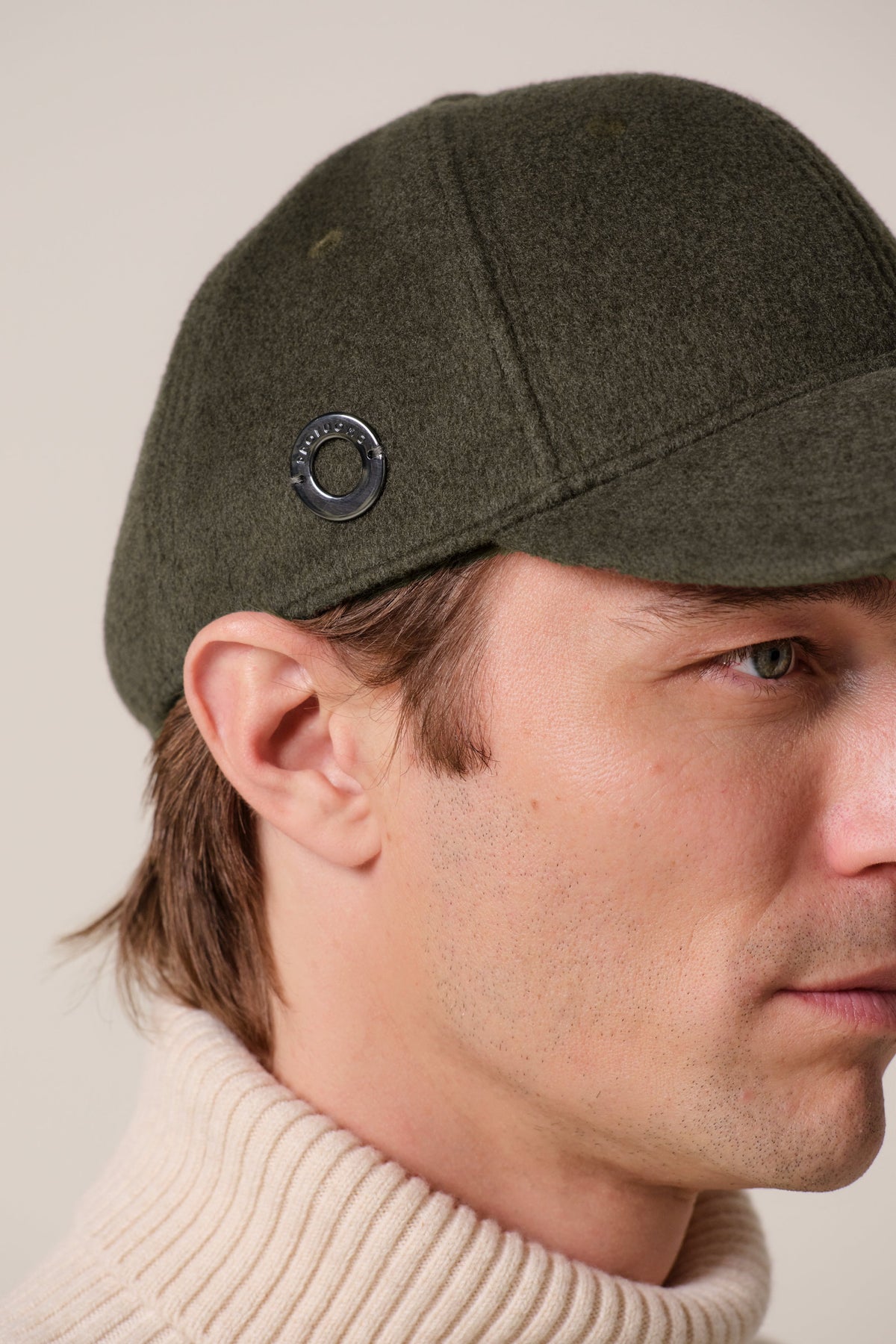 Donkergroene wollen baseball cap