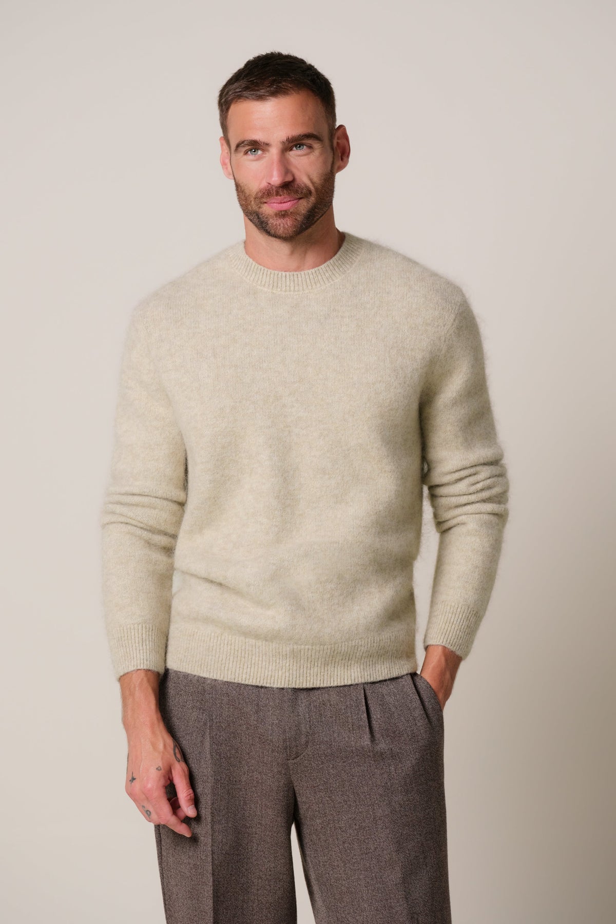 Beige wollen alpaca crewneck