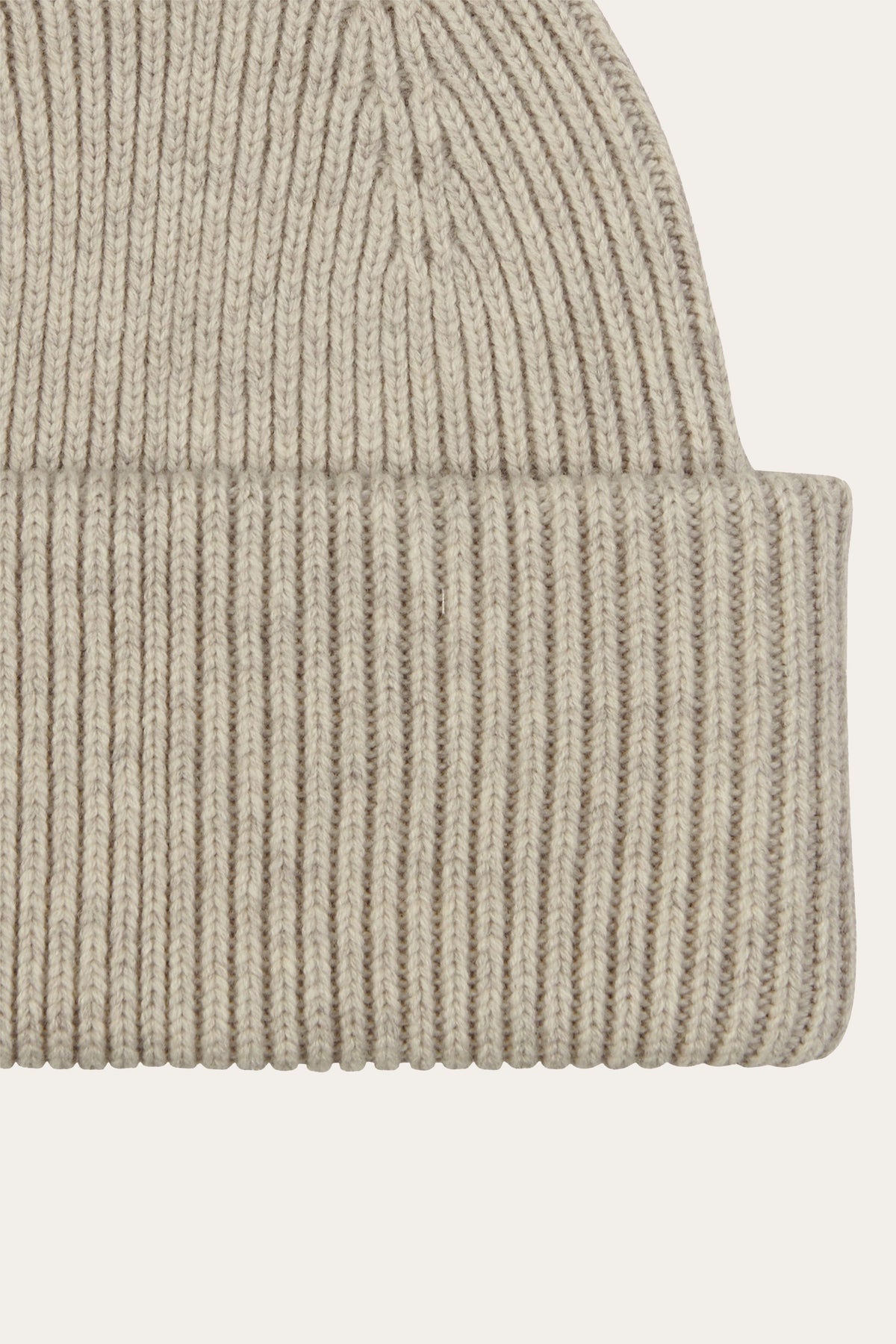 Beige wol knitted beanie