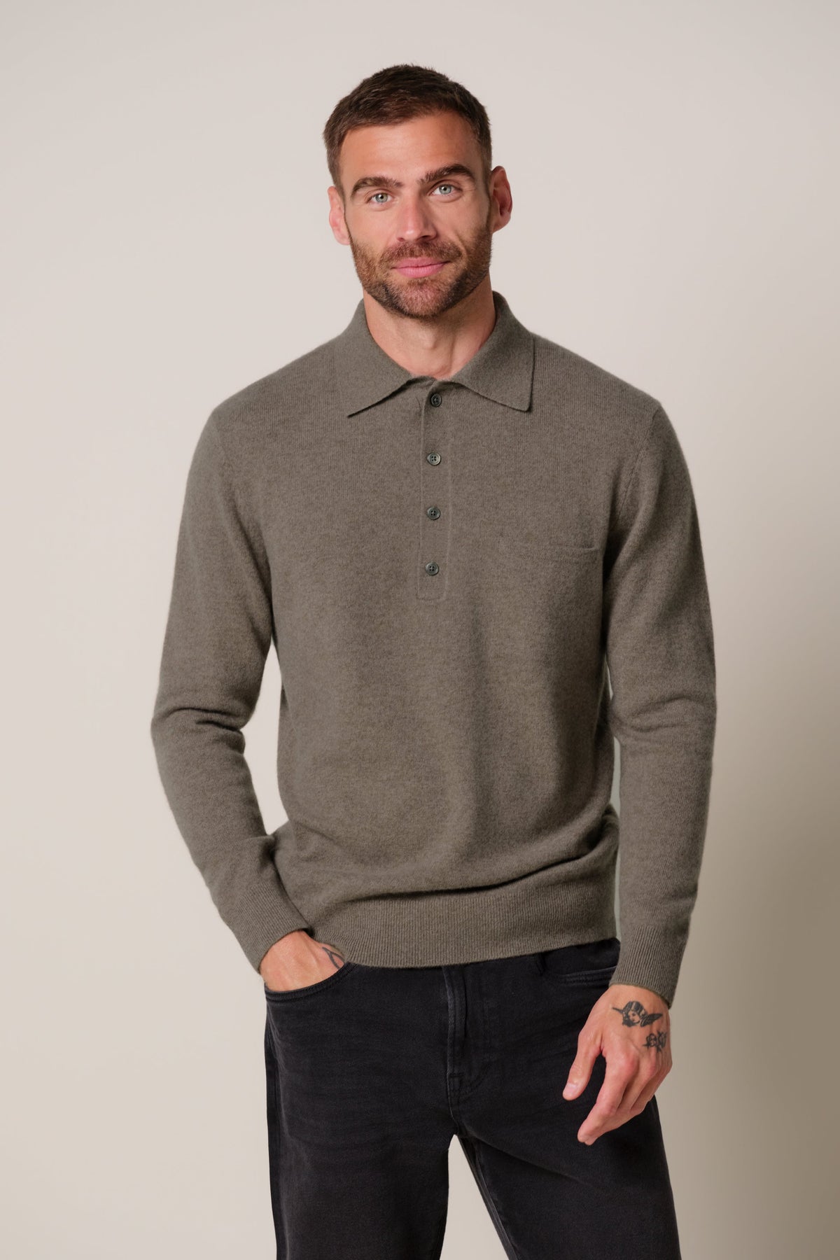 Donkerbeige cashmere polo