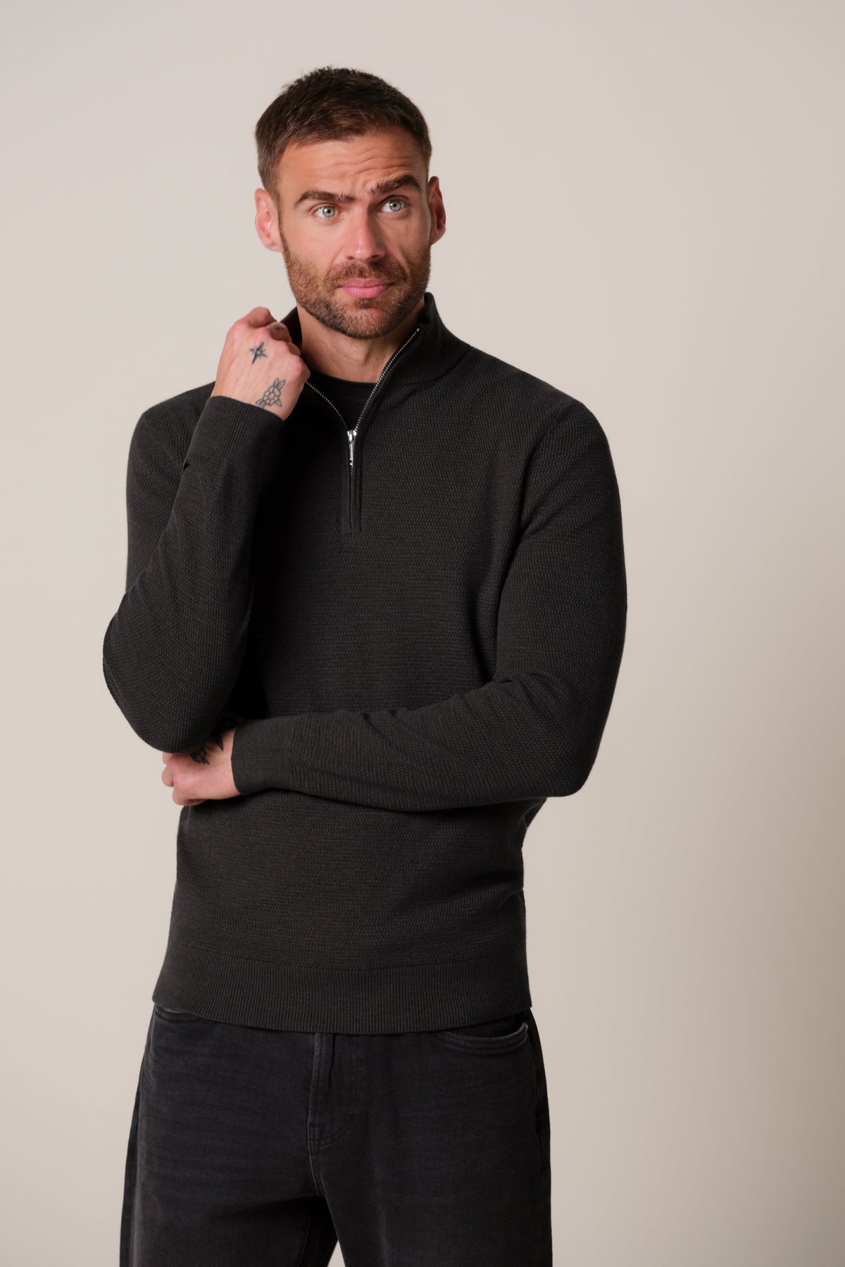 Donkerbruine structuur half zip